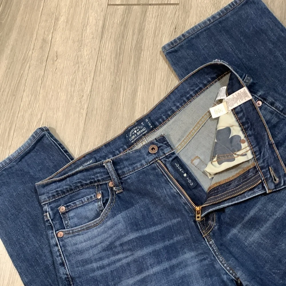 Lucky‎ Brand 221 Original Straight Medium Wash Jeans size 33